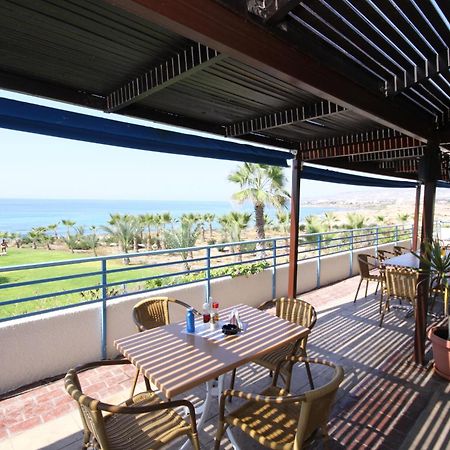 Helios Bay Hotel And Suites Klorakas Restaurang bild