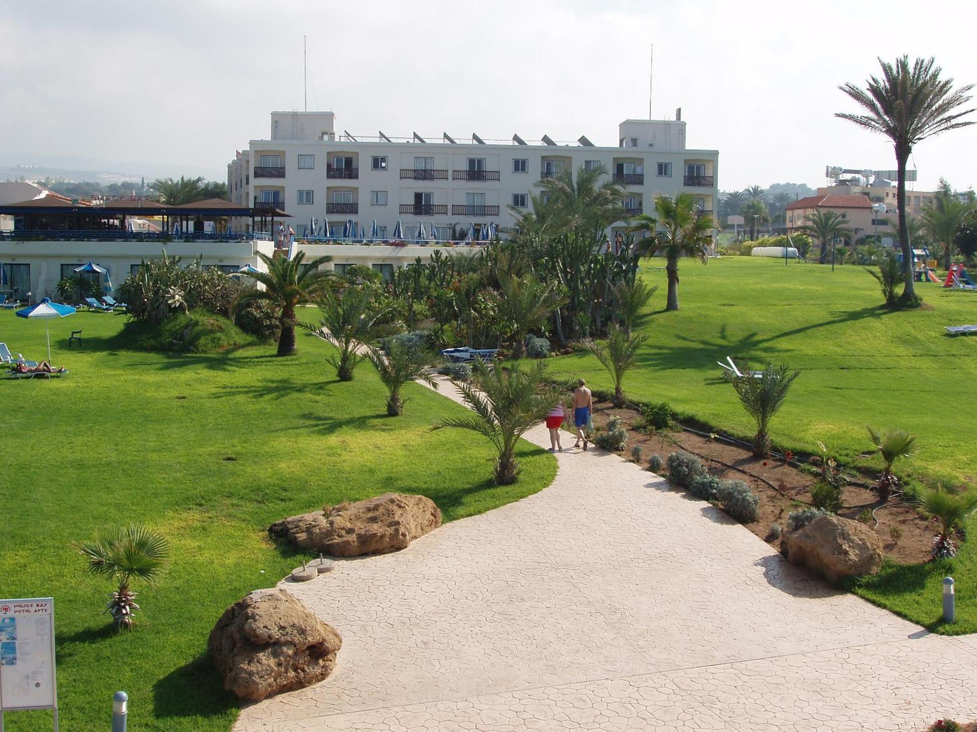 Helios Bay Hotel And Suites Klorakas Exteriör bild