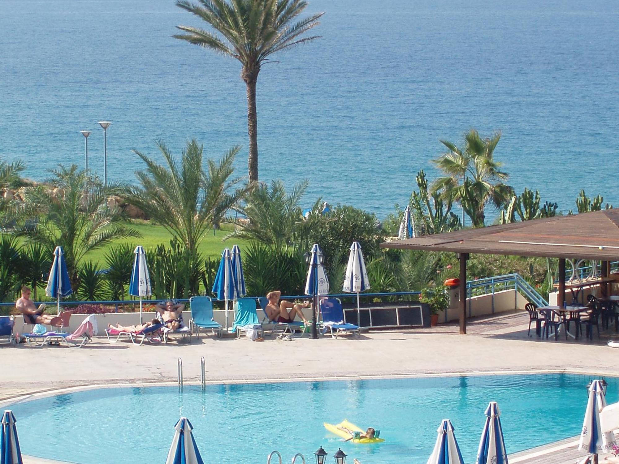 Helios Bay Hotel And Suites Klorakas Exteriör bild