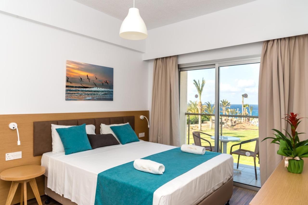 Helios Bay Hotel And Suites Klorakas Exteriör bild